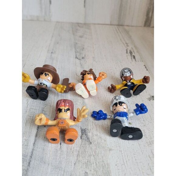 Tech Deck dude guy variety set toy cowboy native American guitar - Picture 5 of 8